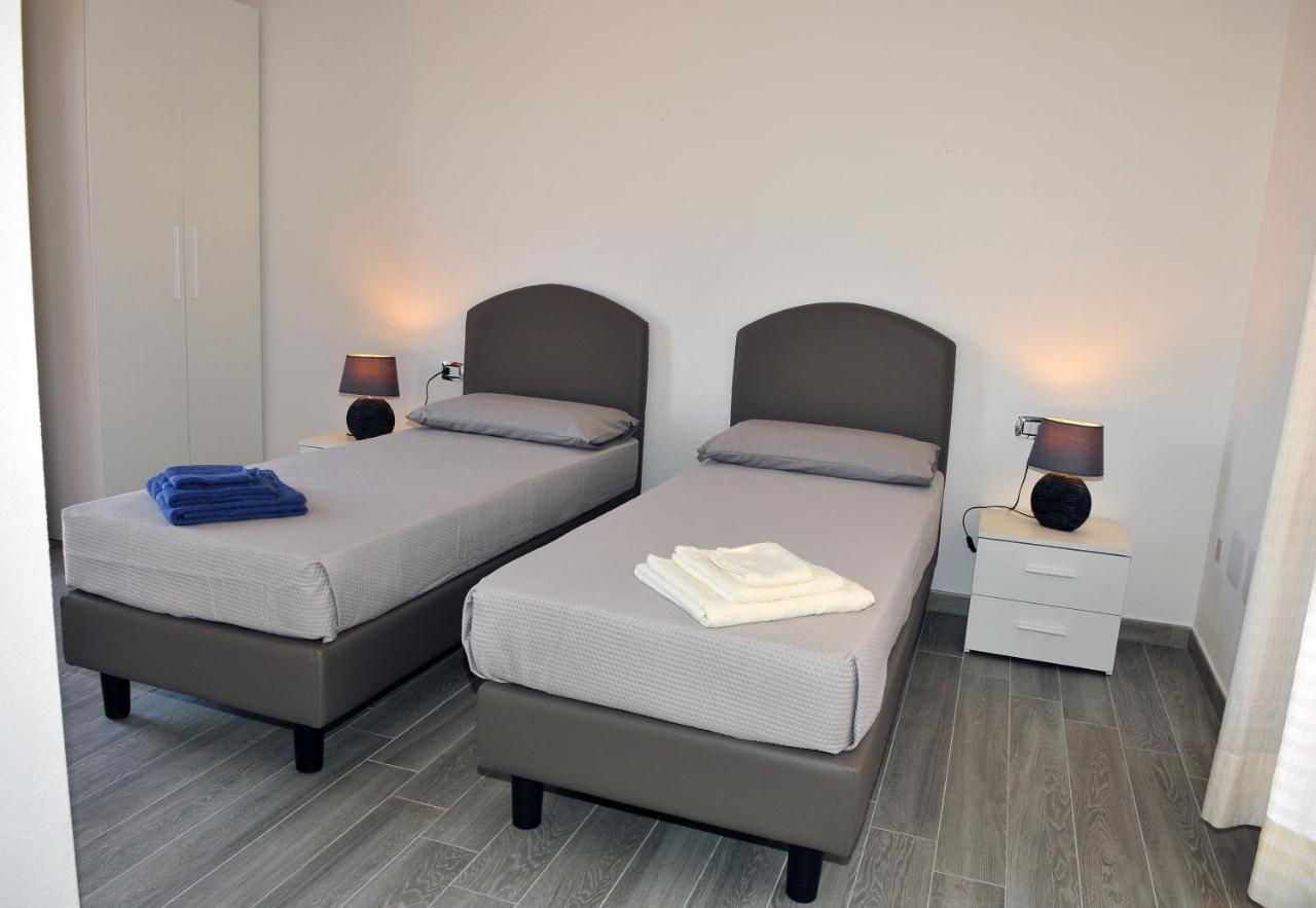 Bed and Breakfast Brezza Di Mare Сан-Теодоро Екстер'єр фото