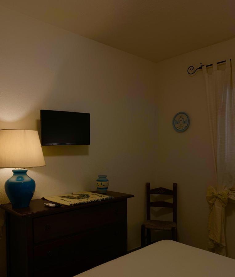 Bed and Breakfast Brezza Di Mare Сан-Теодоро Екстер'єр фото